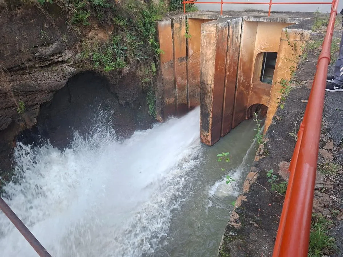 Inicia desfogue de la Presa de Conitzio; no hay riesgo para la población: Conagua
