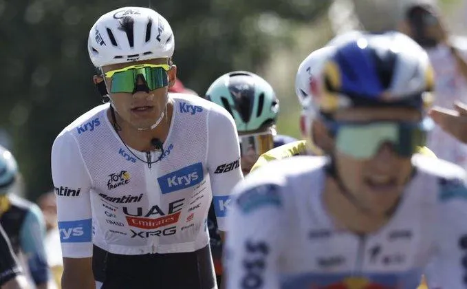 Isaac del Toro no se baja del pódium del Tour de Francia