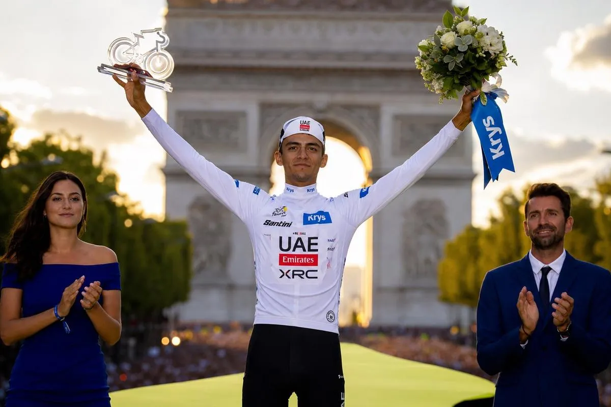 Isaac del Toro sube al podio en el Tour de Francia
