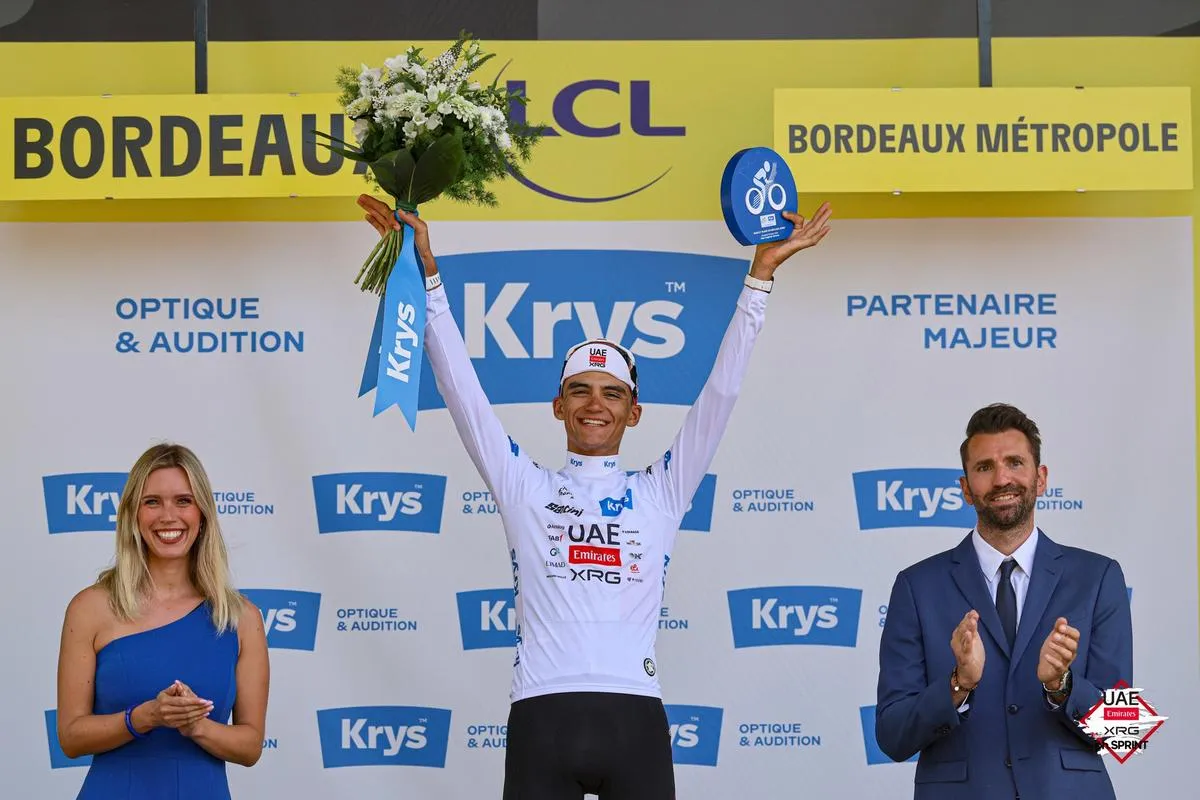 Isaac del Toro tras la etapa 8 continúa en el tercer puesto del Tour de Francia