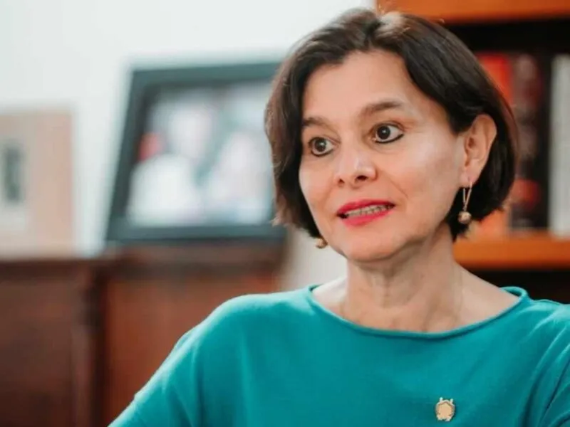 Llama científica Ireri Suazo a abrir espacios para mujeres en ciencia y toma de decisiones