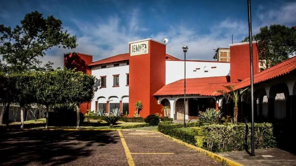Llegan 2 perfiles de Tabasco al IEM; apuntan a influencia de consejero del INE