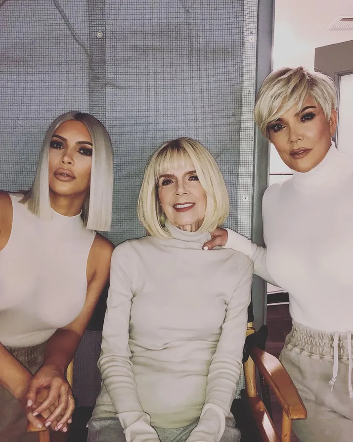 Muere Mary Jo "MJ" Campbell, madre de Kris Jenner y querida matriarca del clan Kardashian-Jenner-3