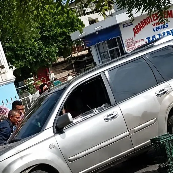 Muere policía de Apatzingán tras ser atacado a balazos al interior de su camioneta