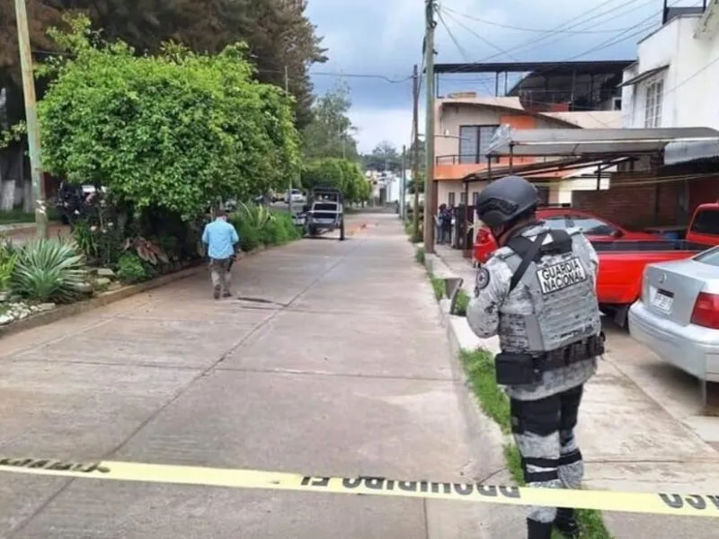 Mujer es atacada a balazos al interior de un domicilio en Uruapan