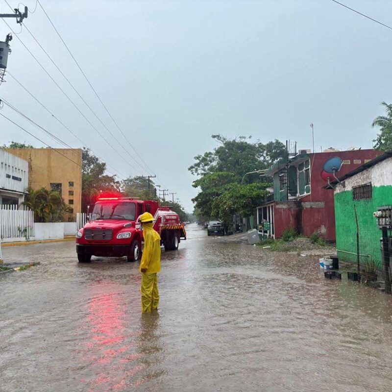 Despliegan operativo en Lázaro Cárdenas ante intensas lluvias registradas