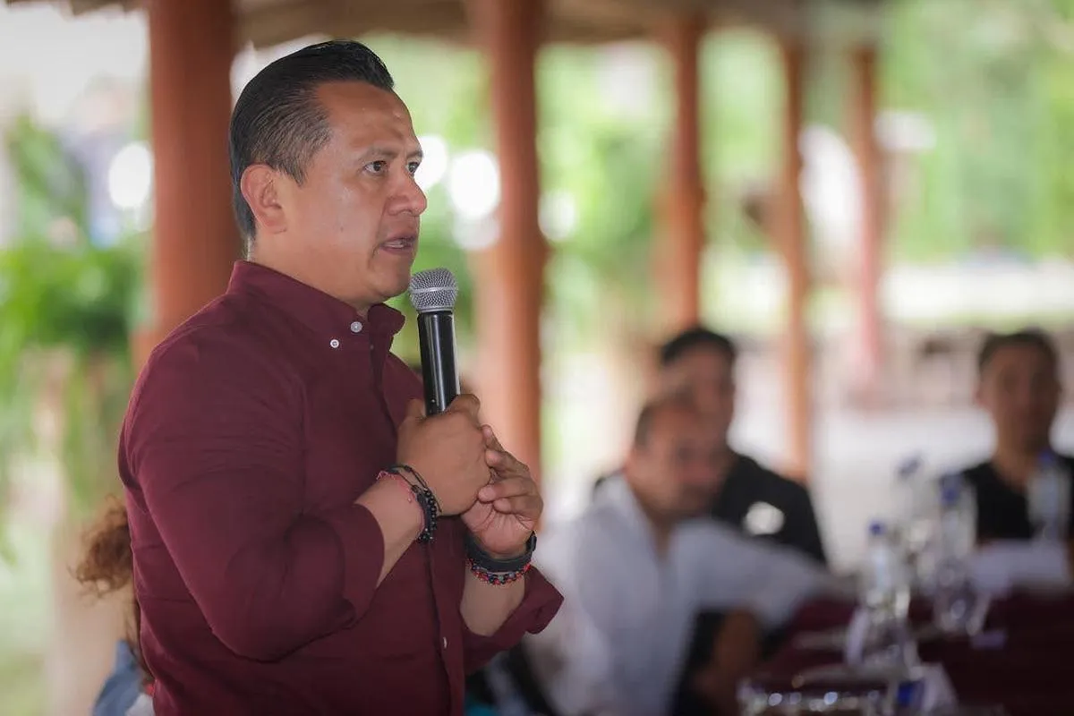 Presentan denuncia contra Carlos Torres Piña en Morena por presunta promoción anticipada