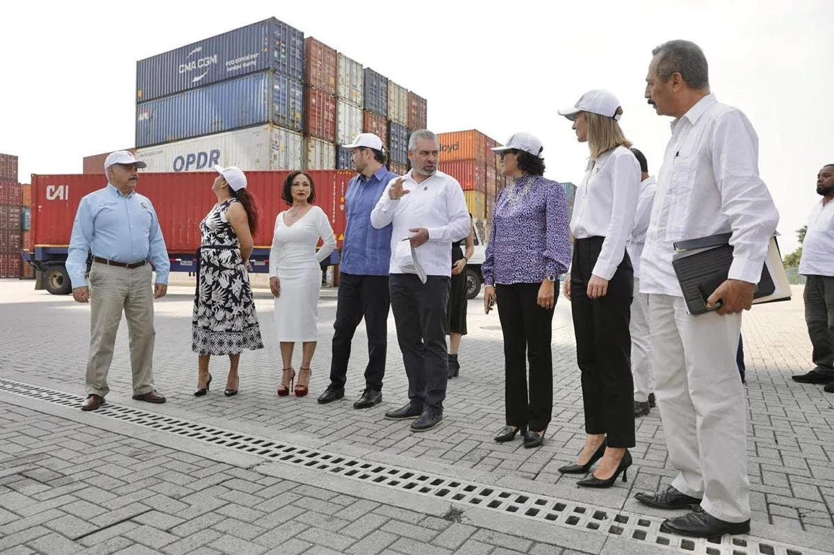 Puerto de Lázaro Cárdenas rompe récord