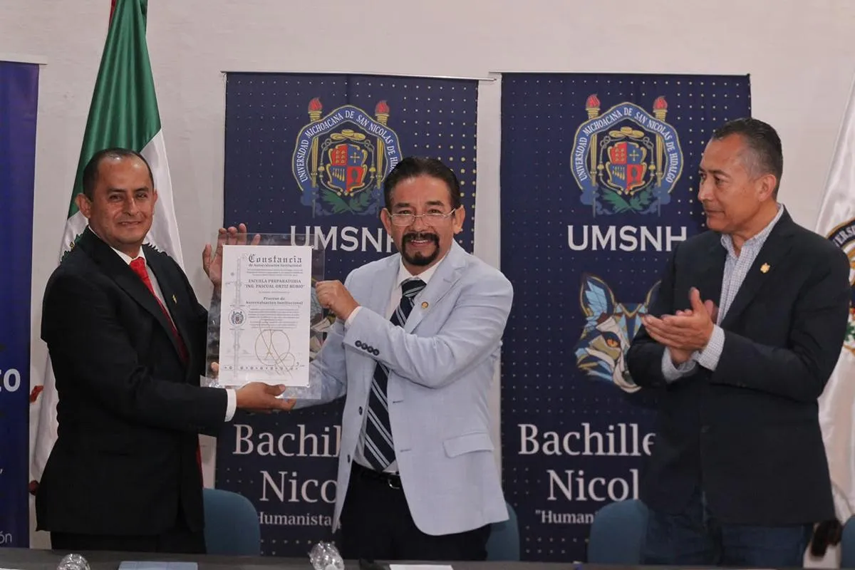 Rectora Yarabí Ávila autoevaluación Bachillerato Nicolaita