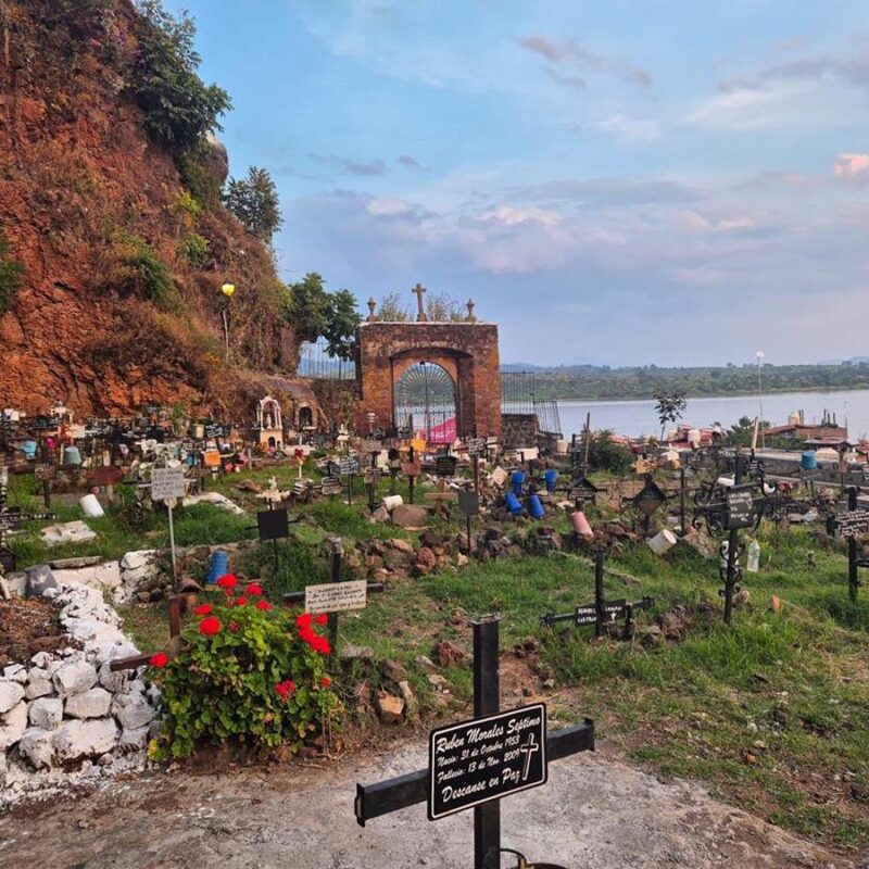 Reforzarán panteón de Janitzio con obras de infraestructura rumbo a la Noche de Muertos