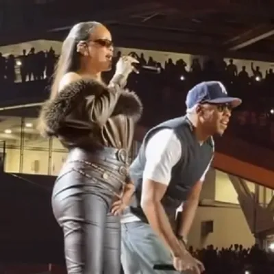 Rihanna sorprende con aparición en el Yankee Stadium junto a Jay-Z