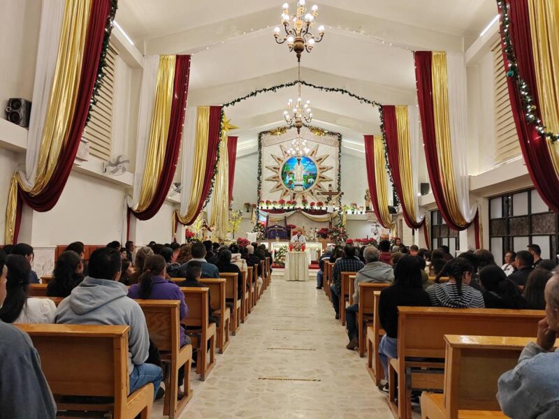 Roban equipo de cómputo y artículos religiosos de parroquia en Morelia
