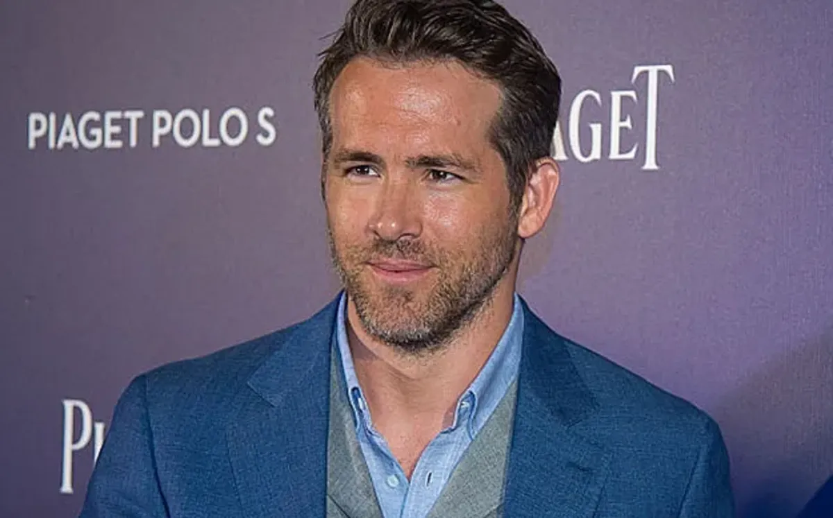 Ryan Reynolds sorprende al acudir de incógnito a la Comic-Con vestido de Deadpool