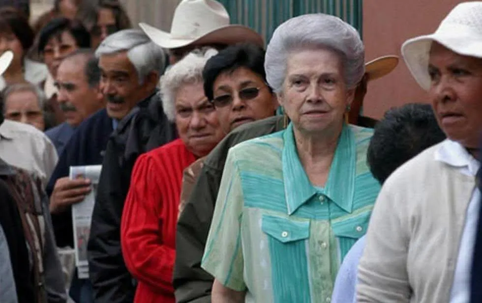 Se acelera el envejecimiento poblacional en Michoacán: INEGI
