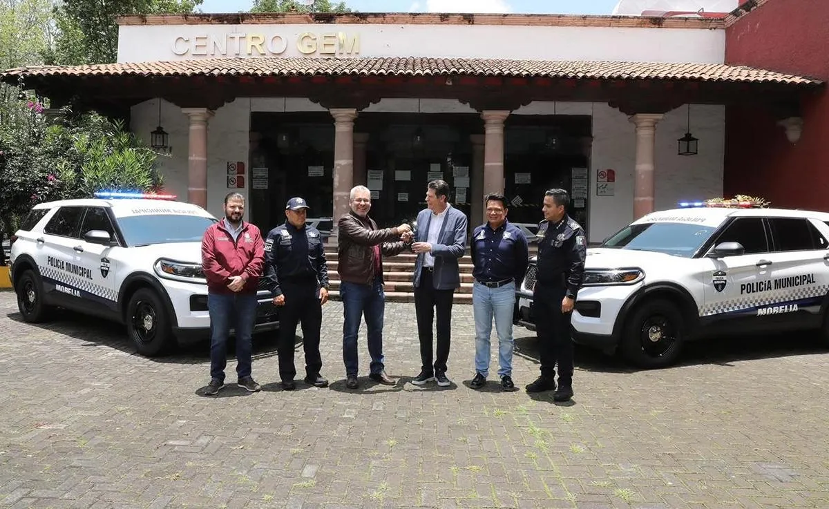 Se refuerza la seguridad en Morelia, entrega Bedolla patrullas inteligentes a la policía municipal