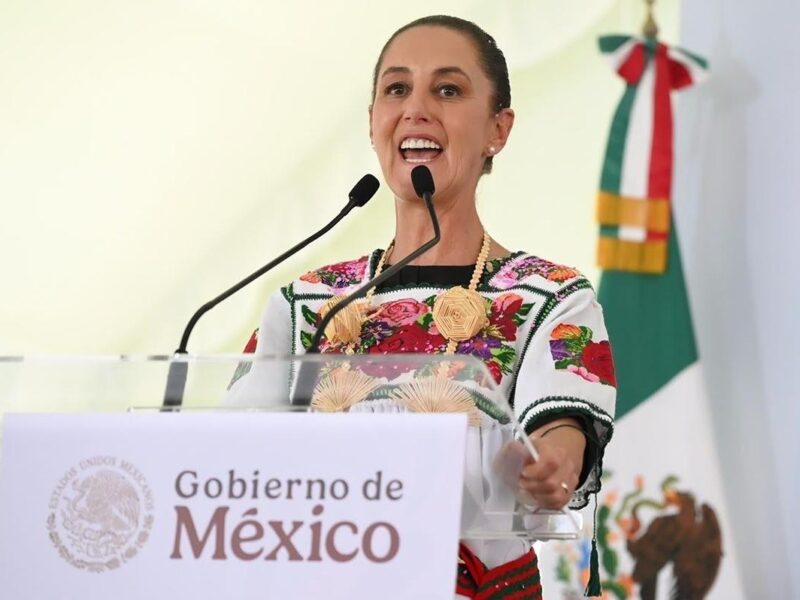 “Las mujeres somos el alma de la nación, por eso hay que reconocerlas”; Sheinbaum entrega Pensión Mujeres Bienestar en Michoacán