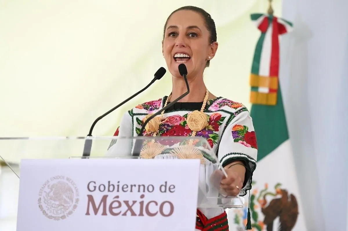 Sheinbaum entrega Pensión Mujeres Bienestar en Michoacán