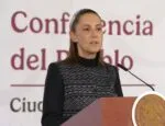Sheinbaum lamenta fallecimientos en festejos en el Ángel de la Independencia