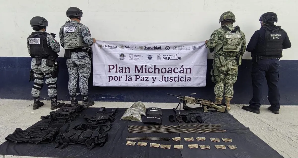 SSP, Defensa y GN aseguran arma larga y más de un kg de marihuana en Apatzingán