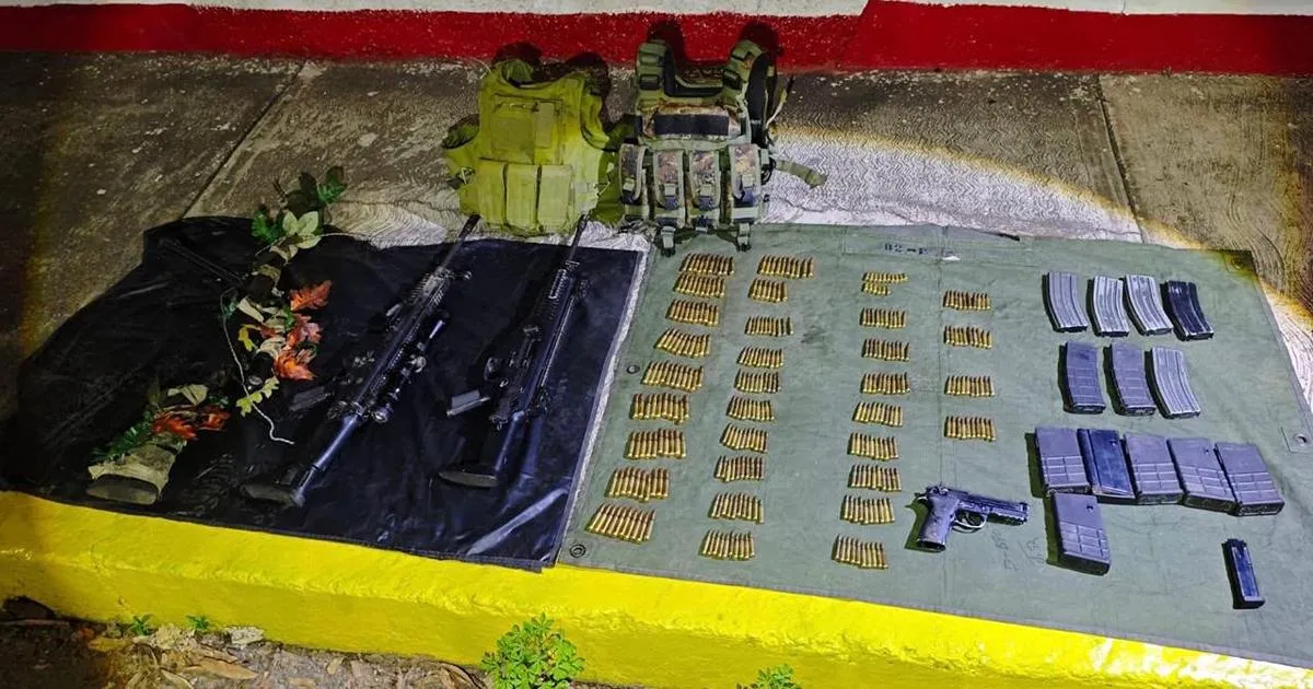 SSP, Defensa y GN detienen a 2 hombres en posesión de armas y equipo táctico en Arteaga