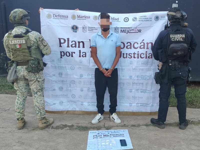 SSP detiene a 2 presuntos distribuidores de droga en Apatzingán y Uruapan