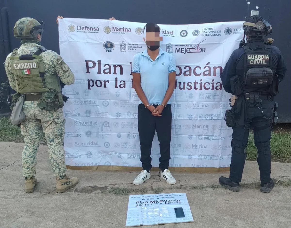 SSP detiene a 2 presuntos distribuidores de droga en Apatzingán y Uruapan
