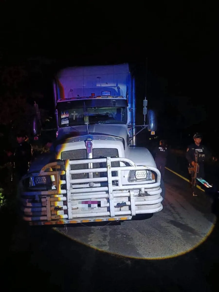 Sujetos armados intentaron apoderarse de un tractocamión en la Morelia-Quiroga-1