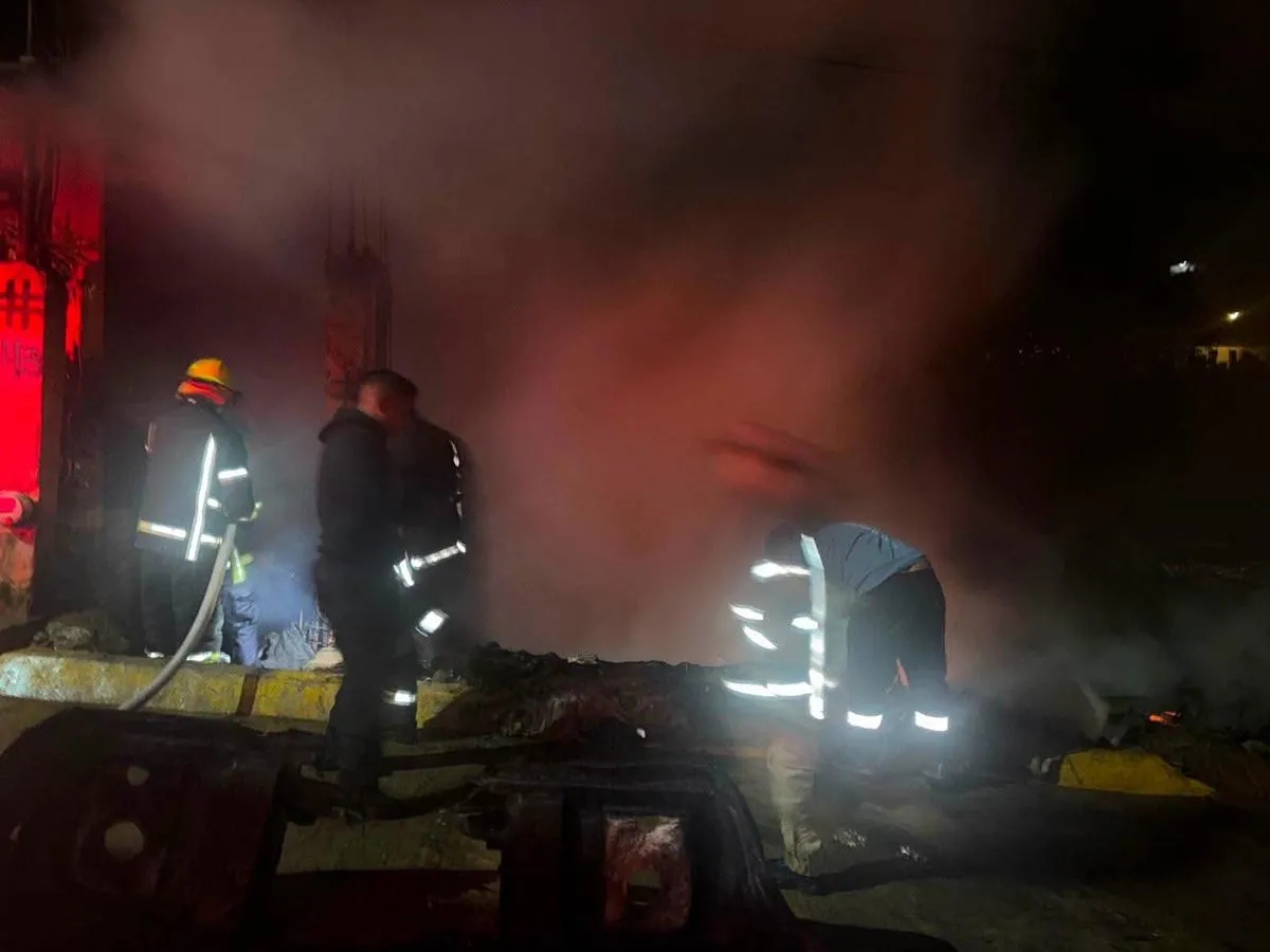 Tras incendio de dos viviendas en Zitácuaro, localizan el cuerpo sin vida de un hombre