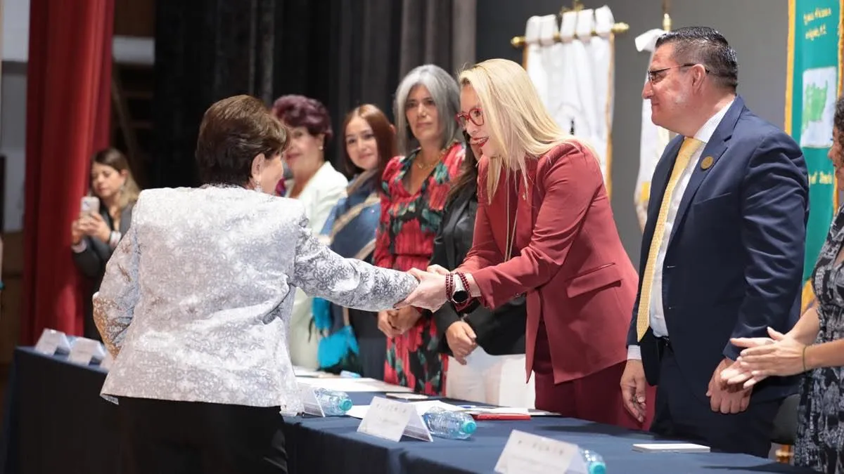 UMSNH, recibe la Venera al Mérito Institucional en el Fortalecimiento del Estado de Derecho -1