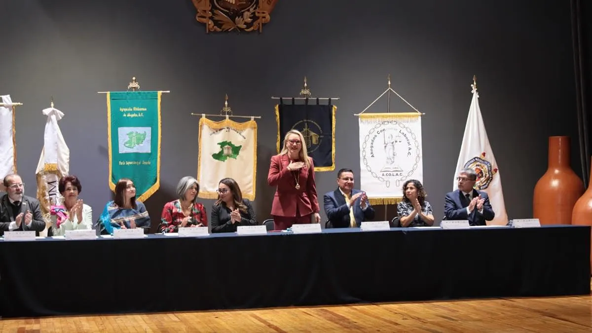 UMSNH, recibe la Venera al Mérito Institucional en el Fortalecimiento del Estado de Derecho