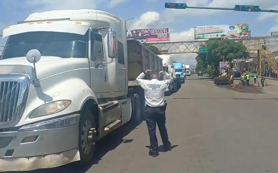 Vecinos del poniente de Morelia liberaron la avenida Madero tras reunión con autoridades