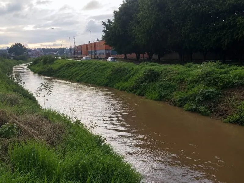 Vigilan ríos tras lluvias en Morelia ante riesgo de inundaciones; Itzícuaros, al 90%