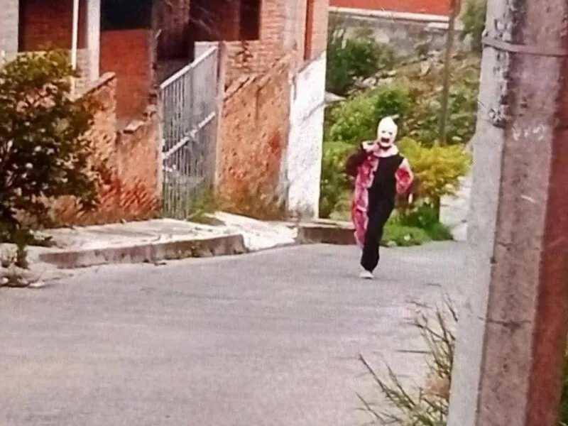 Viralizan reportes sobre payaso que merodea colonias de Morelia