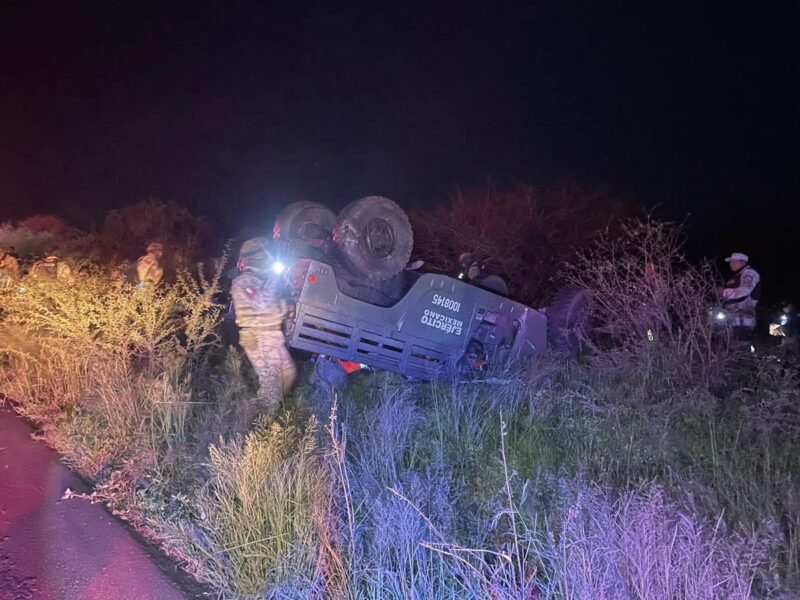 Volcadura en carretera La Piedad-Vista Hermosa deja un militar sin vida y 6 soldados heridos