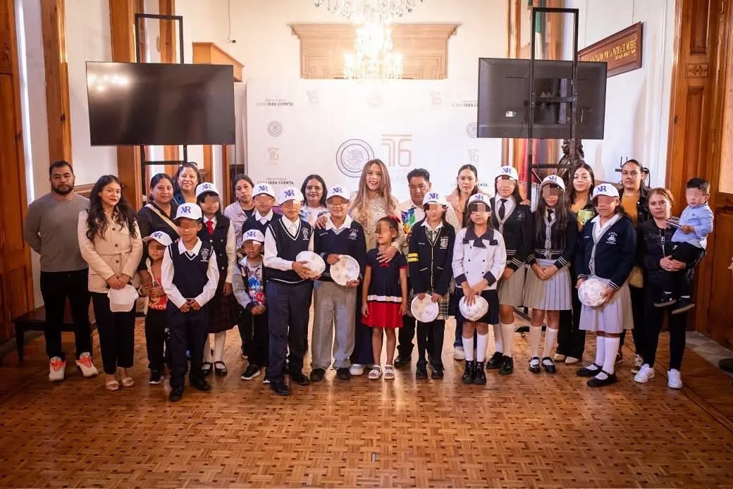 Xóchitl Ruiz recibe a integrantes del Cabildo Infantil de Tzintzuntzan en el Congreso del Estado-1