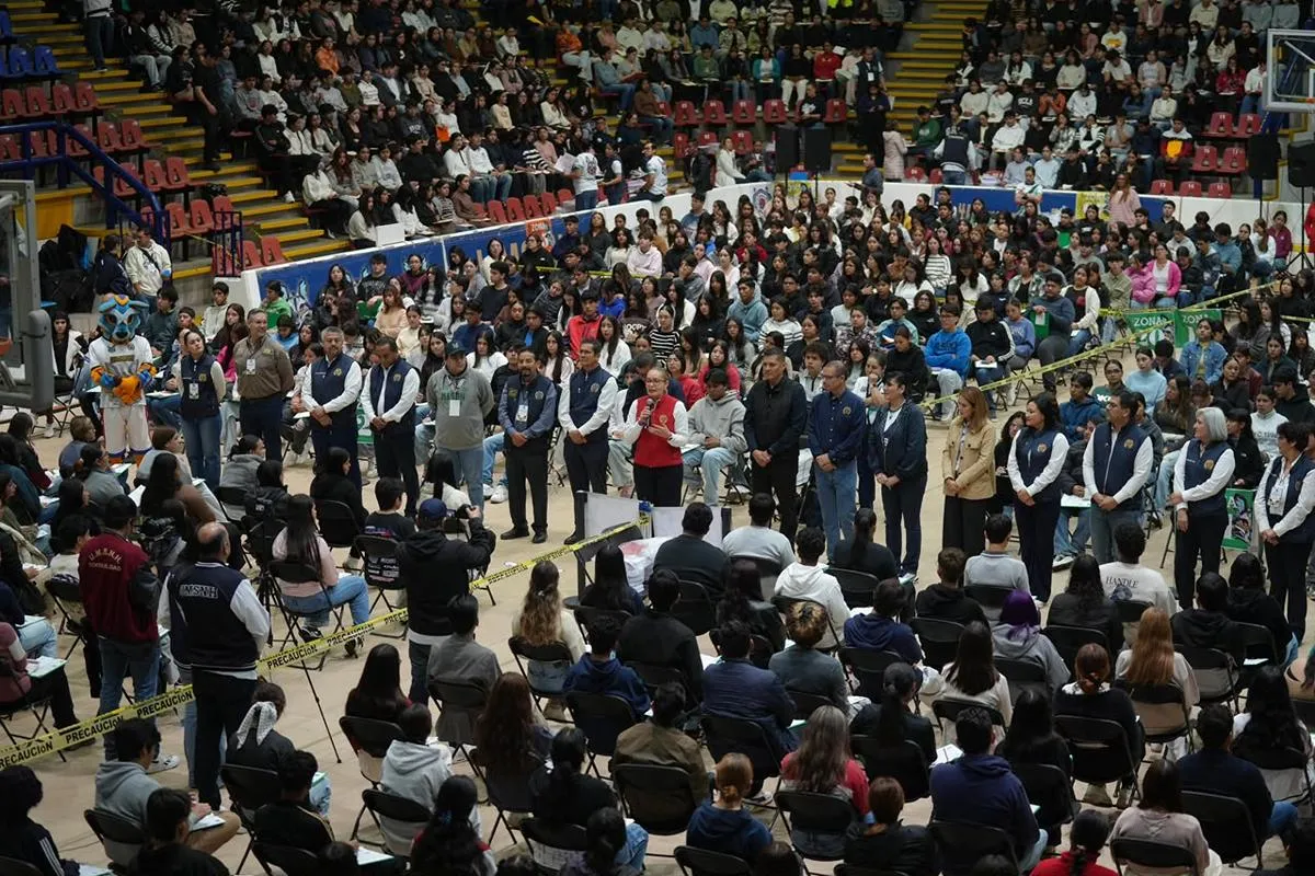 Yarabí Ávila da la bienvenida a más de 2 mil 600 aspirantes a la UMSNH