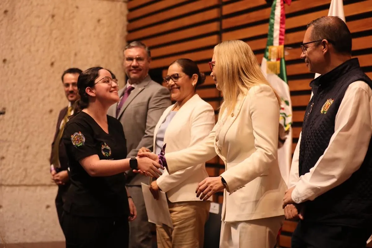 Yarabí Ávila egresados Área de la Salud UMSNH 1
