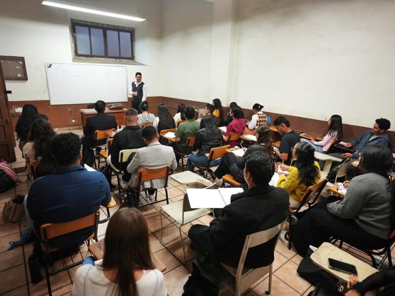 Yarabí Ávila maestros Facultad de Derecho pagos