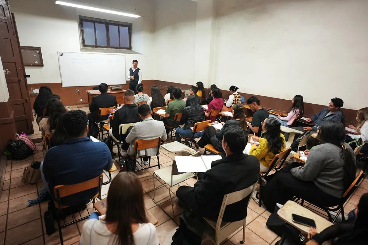 Yarabí Ávila maestros Facultad de Derecho pagos