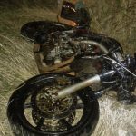 Muere motociclista tras chocar contra auto en Los Reyes, Michoacán